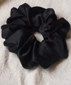 PIPE AND ROW SILKY BLACK SCRUNCHIE