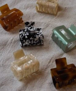 PIPE AND ROW SMALL SQUARE HAIR CLAW BLACK AND WHITE NEW IN