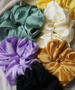 PIPE AND ROW SILKY LILAC SCRUNCHY NEW IN