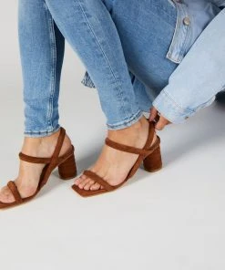 INTENTIONALLY BLANK KIFTON SANDAL SPRING '22