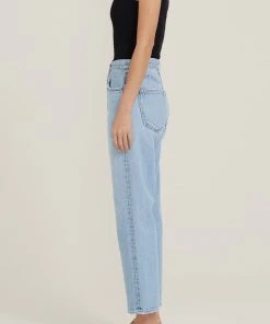 AGOLDE 90'S CROP REPLICA NEW IN 11 AGOLDE 90'S CROP REPLICA NEW IN