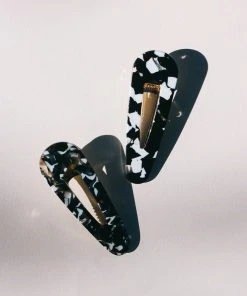 PIPE AND ROW RESIN TEARDROP CUT OUT BARRETTE NEW IN