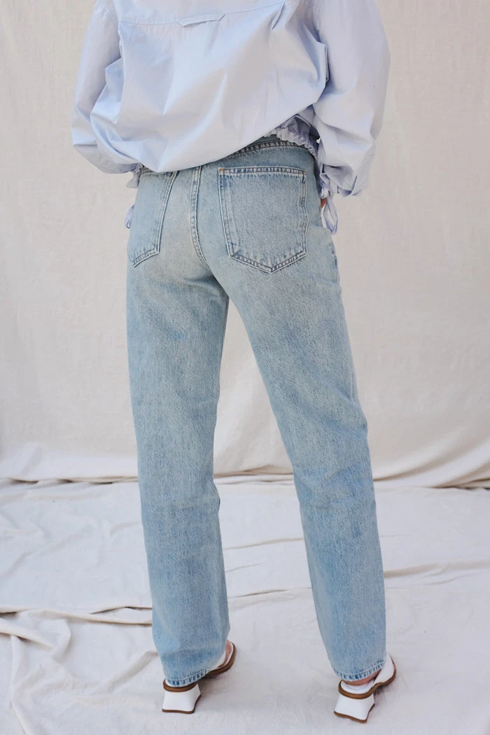AGOLDE SPRING '22 CRISS CROSS JEANS SUBURBIA 2 AGOLDE SPRING '22 CRISS CROSS JEANS SUBURBIA