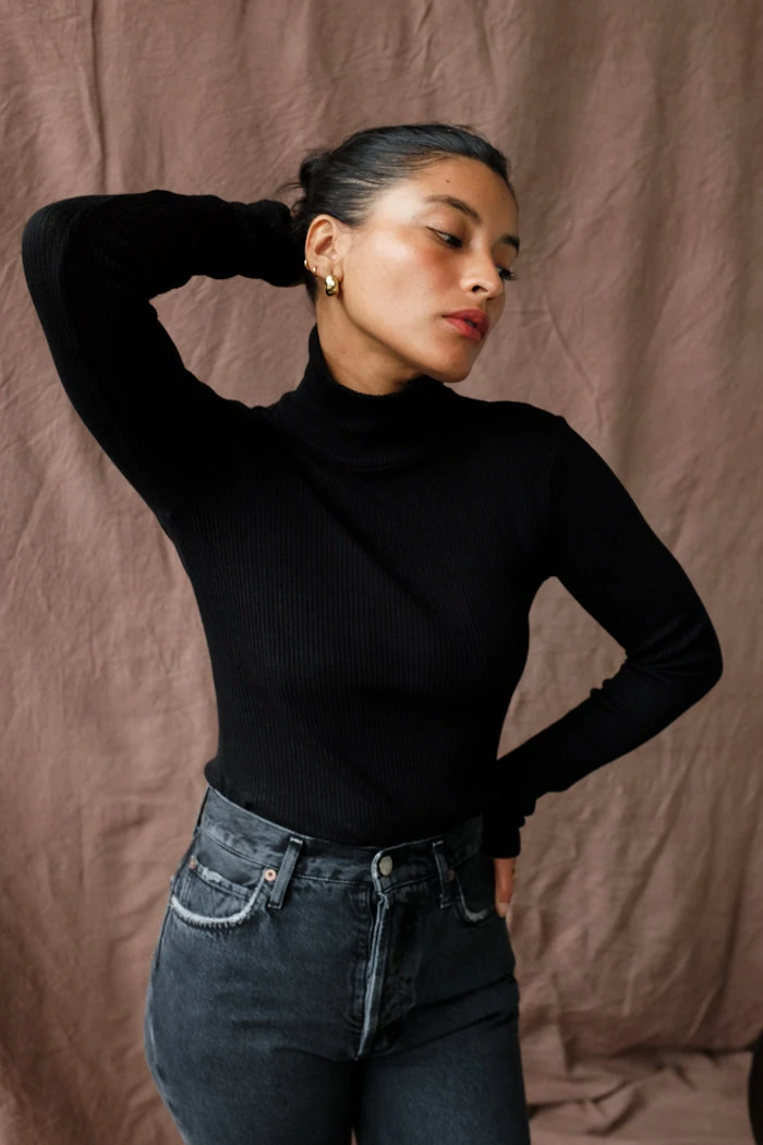 LACAUSA NEW IN RIBBED TURTLENECK SWEATER 2 LACAUSA NEW IN RIBBED TURTLENECK SWEATER