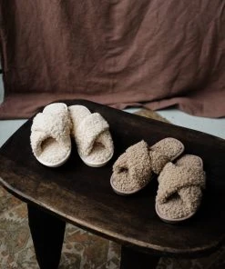 PIPE AND ROW CREAM SHEARLING SLIPPERS NEW IN