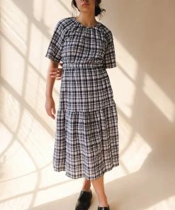JUST FEMALE HAMILTON CUT DRESS SPRING '22 8 JUST FEMALE HAMILTON CUT DRESS SPRING '22