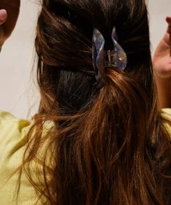 PIPE AND ROW LARGE SHELL HAIR CLAW