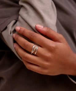 HANNAH NAOMI INFINITY SPIRAL RING SILVER NEW IN