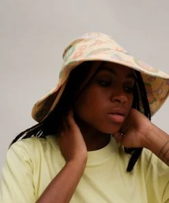 LACK OF COLOR HOLIDAY BUCKET HAT RETRO FLORAL
