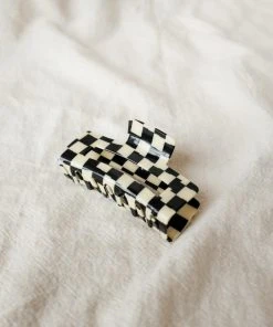 PIPE AND ROW NEW IN XL CHECKER HAIR CLAW BLACK/WHITE