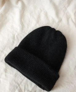 PIPE AND ROW SMITH BEANIE BLACK PIPE AND ROW STAPLES