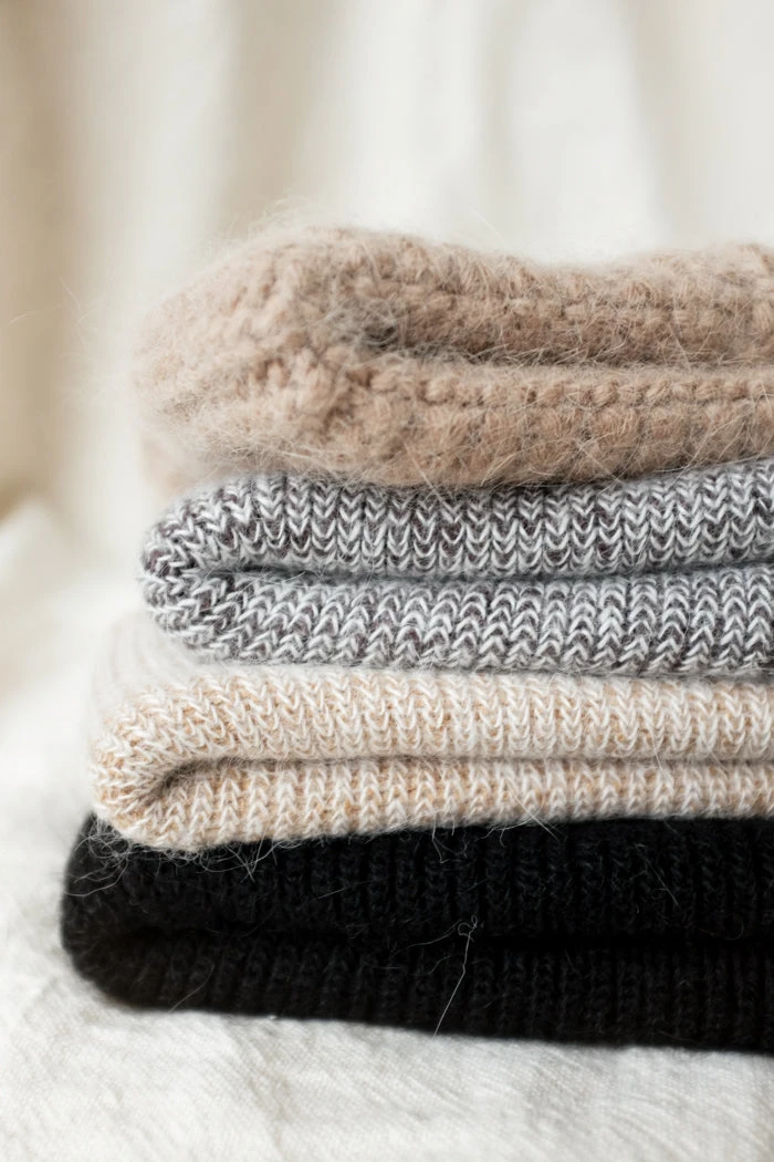 PIPE AND ROW SMITH BEANIE BLACK PIPE AND ROW STAPLES