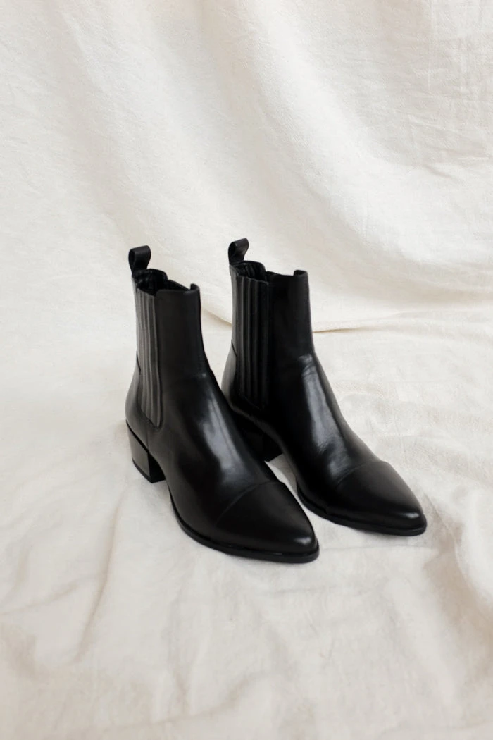 VAGABOND SHOES MARJA BLACK LEATHER BOOTS 1 VAGABOND SHOES MARJA BLACK LEATHER BOOTS