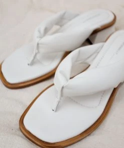 INTENTIONALLY BLANK WHITMAN SANDALS SPRING '22