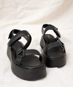 VAGABOND COURTNEY PADDED SANDALS SPRING '22 11 VAGABOND COURTNEY PADDED SANDALS SPRING '22