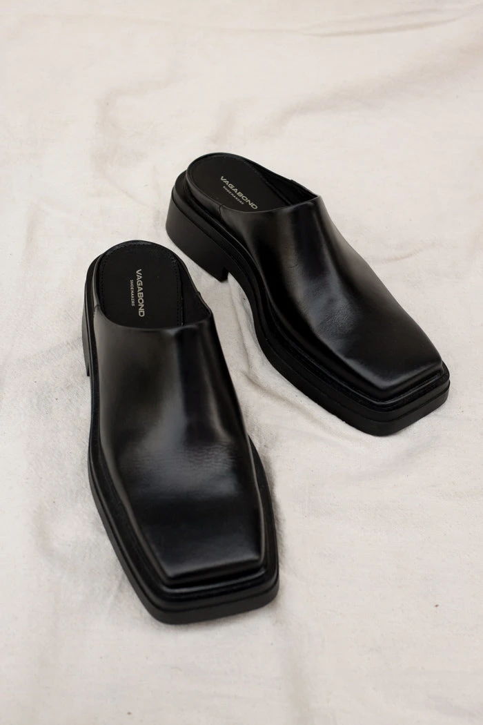 VAGABOND EYRA MULES SPRING '22 1 VAGABOND EYRA MULES SPRING '22