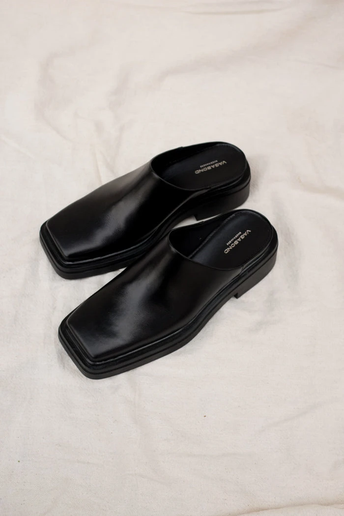 VAGABOND EYRA MULES SPRING '22 2 VAGABOND EYRA MULES SPRING '22