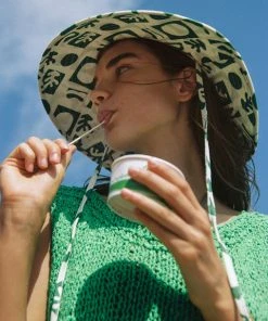 LACK OF COLOR HOLIDAY BUCKET HAT FORMES GREEN SPRING '22 13 LACK OF COLOR HOLIDAY BUCKET HAT FORMES GREEN SPRING '22