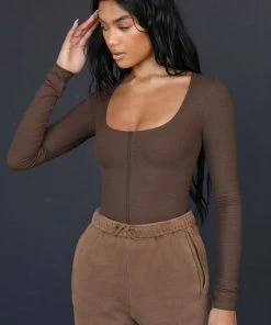 JOAH BROWN CLASSIC SCOOP LONG SLEEVE TOP SPRING '22