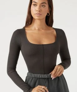 JOAH BROWN SPRING '22 CLASSIC SCOOP LONG SLEEVE TOP