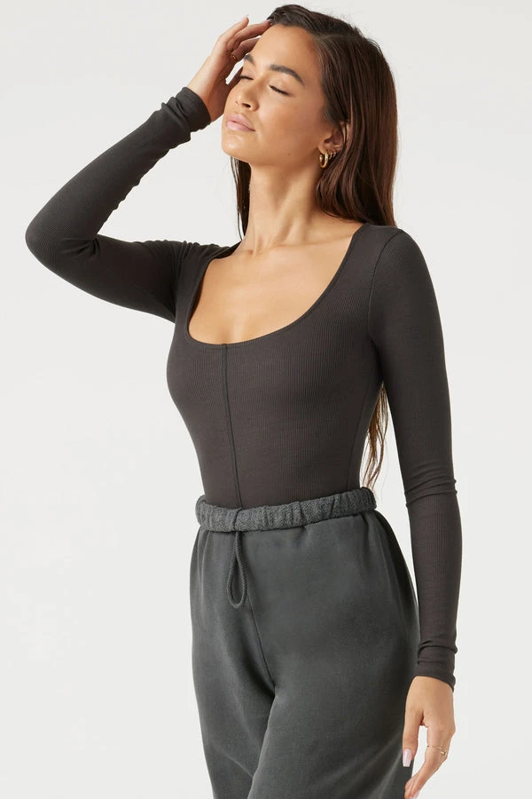 JOAH BROWN SPRING '22 CLASSIC SCOOP LONG SLEEVE TOP