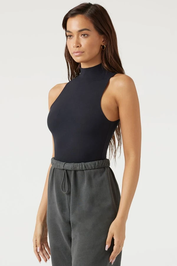 JOAH BROWN MOCK NECK TANK SPRING '22 3 JOAH BROWN MOCK NECK TANK SPRING '22