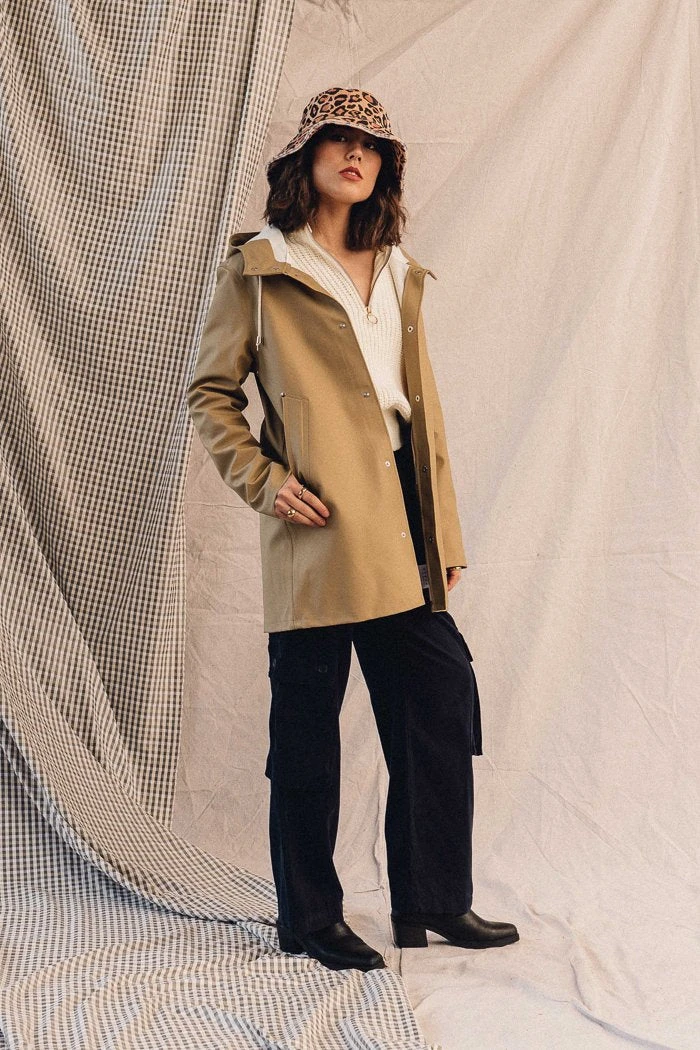 STUTTERHEIM STOCKHOLM RAIN JACKET SAND 1 STUTTERHEIM STOCKHOLM RAIN JACKET SAND