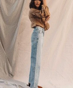 AGOLDE SPRING '22 CRISS CROSS JEANS SUBURBIA 14 AGOLDE SPRING '22 CRISS CROSS JEANS SUBURBIA