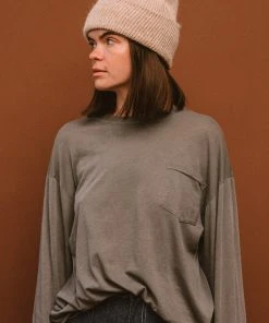 PIPE AND ROW SMITH BEANIE KHAKI NEW IN