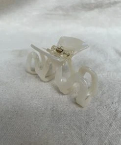 PIPE AND ROW ZIG ZAG HAIR CLAW