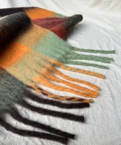 PIPE AND ROW CHUNKY PLAID SCARF SPRING '22