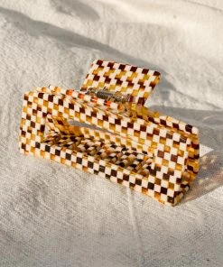 PIPE AND ROW SPRING '22 XL CHECKER HAIR CLAW BROWN