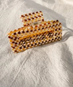 PIPE AND ROW SPRING '22 XL CHECKER HAIR CLAW BROWN