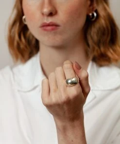 WOLF CIRCUS SALE FERA RING