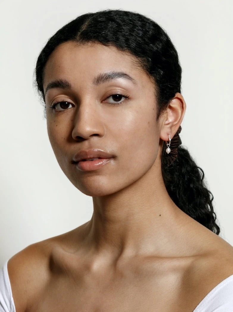 WOLF CIRCUS SMALL PEARL HOOP EARRINGS SILVER 3 WOLF CIRCUS SMALL PEARL HOOP EARRINGS SILVER