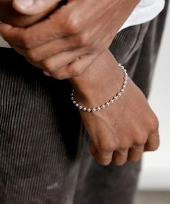 WOLF CIRCUS BALL BRACELET