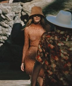 LACK OF COLOR WAVE BUCKET HAT