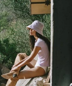 LACK OF COLOR WAVE BUCKET HAT SPRING '22 12 LACK OF COLOR WAVE BUCKET HAT SPRING '22