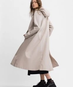 STUTTERHEIM MOSEBACKE RAIN JACKET LONG LIGHT SAND NEW IN