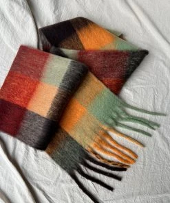 PIPE AND ROW CHUNKY PLAID SCARF SPRING '22