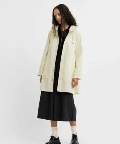 STUTTERHEIM SPRING '22 MOSEBACKE RAIN JACKET COCONUT