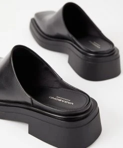 VAGABOND EYRA MULES SPRING '22 10 VAGABOND EYRA MULES SPRING '22