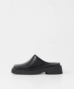 VAGABOND EYRA MULES SPRING '22 14 VAGABOND EYRA MULES SPRING '22