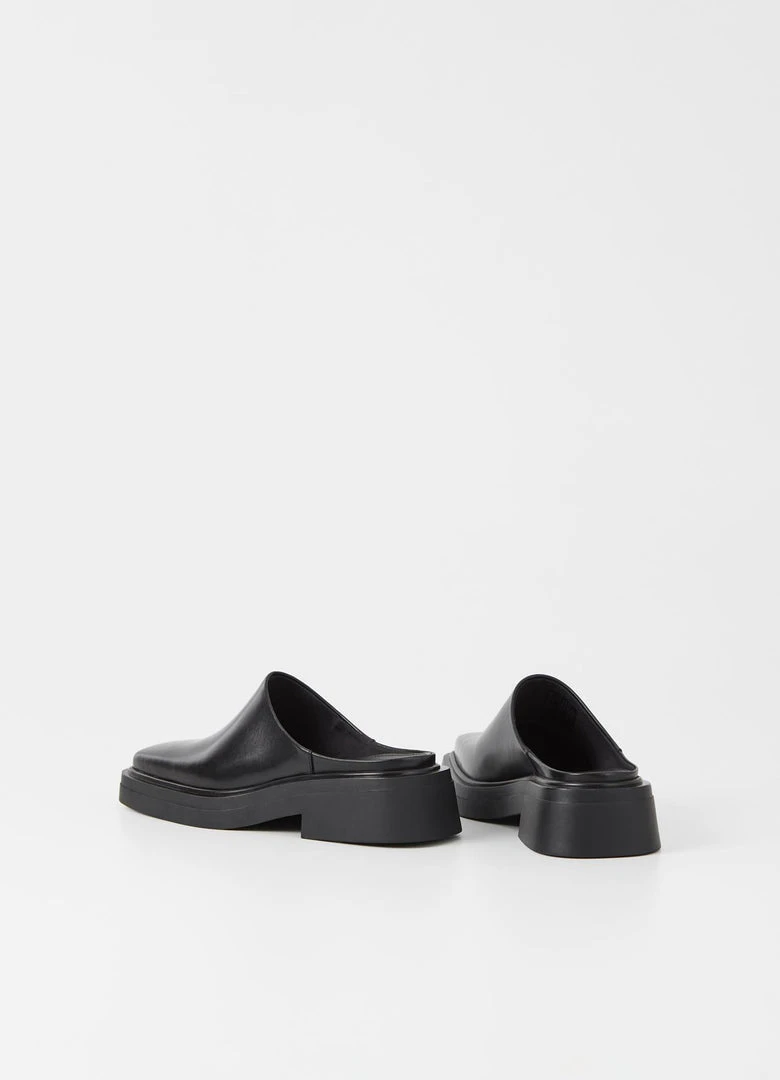 VAGABOND EYRA MULES SPRING '22 8 VAGABOND EYRA MULES SPRING '22