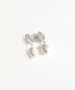 SOLD OUT IMANI SWIRL PEARL EARRINGS
