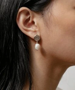 SOLD OUT IMANI SWIRL PEARL EARRINGS