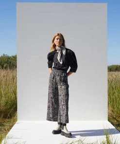 JUST FEMALE STRONG PANTS