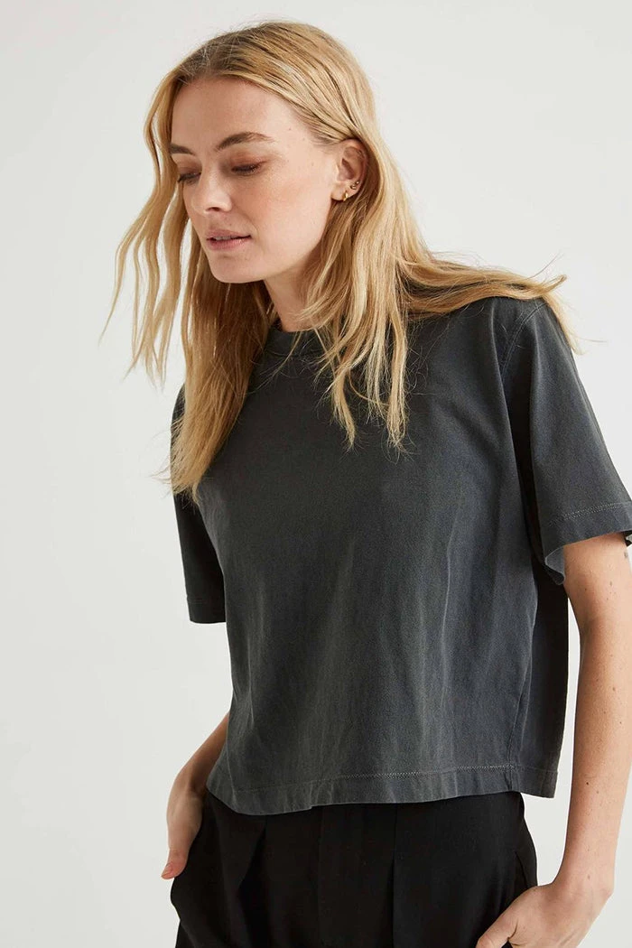 RICHER POORER SHORT SLEEVE CROP TEE STRETCH LIMO NEW IN 3 RICHER POORER SHORT SLEEVE CROP TEE STRETCH LIMO NEW IN