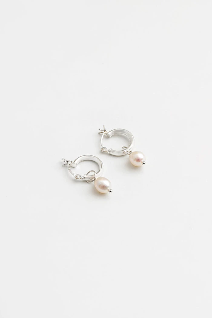 WOLF CIRCUS SMALL PEARL HOOP EARRINGS SILVER 1 WOLF CIRCUS SMALL PEARL HOOP EARRINGS SILVER