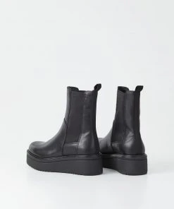 VAGABOND TARA BOOTS SPRING '22 9 VAGABOND TARA BOOTS SPRING '22